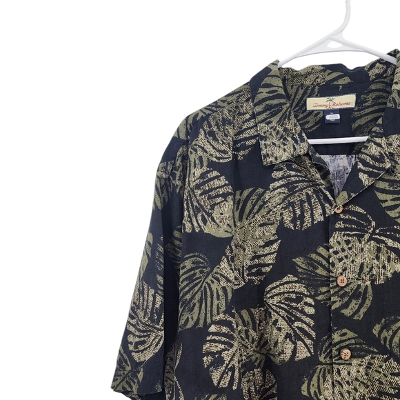 Tommy Bahama Men's 100% Silk Tropical Print Button Down Shirt - XL - Picture 2 of 7